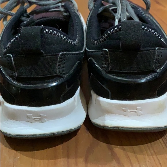 Under Armour running / workout shoes - Picture 2 of 5